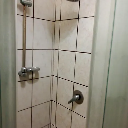 Economy Double Room, Bathroom In Shared Accommodatie bij particulieren Olbia