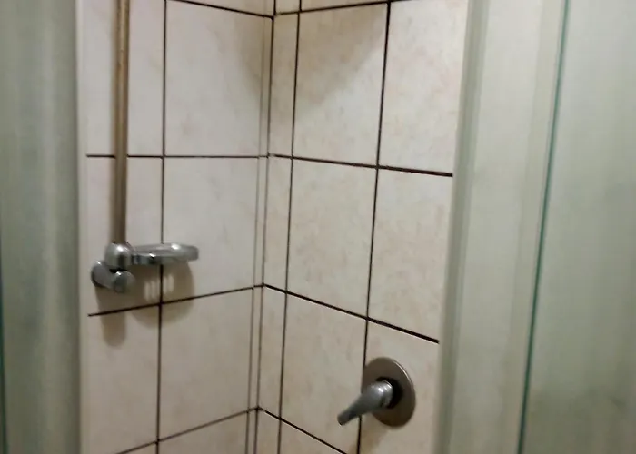 Economy Double Room, Bathroom In Shared Accommodatie bij particulieren Olbia